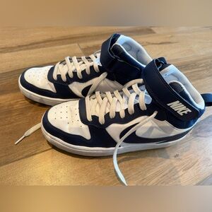 Nike Navy and White Sneakers size 7